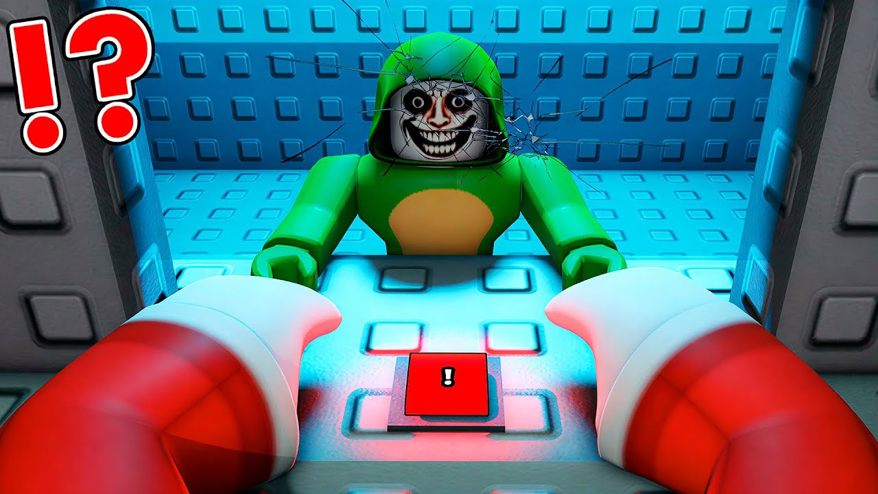 How JJ and Mikey SURVIVE 99 DAYS from SCARY TRESPASSER !? - Maizen Roblox