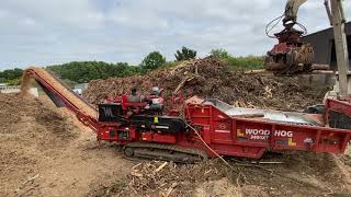 Morbark 3400XT shredding Brash, Logs and Bark