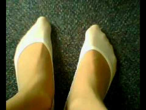 White no show peds foot play