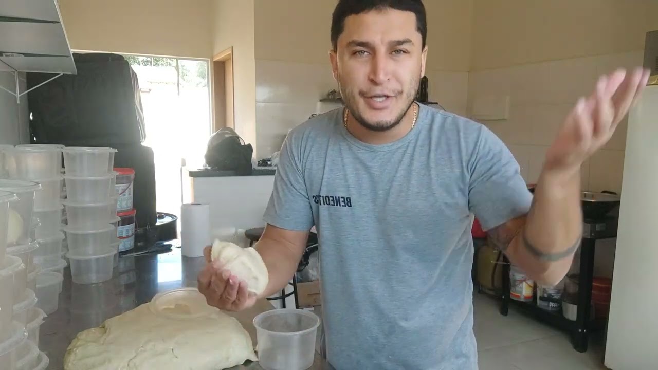 COMO DEIXAR A MASSA MAIS MACIA E EVITAR QUE FIQUE SOLADA