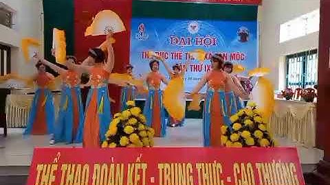 Tiết mụcvăn nghệ chị em phụ nữ thôn đồng quýt chào mừng đại hội thể dục thể thaolần thứ 9 Xã Tân Mộc