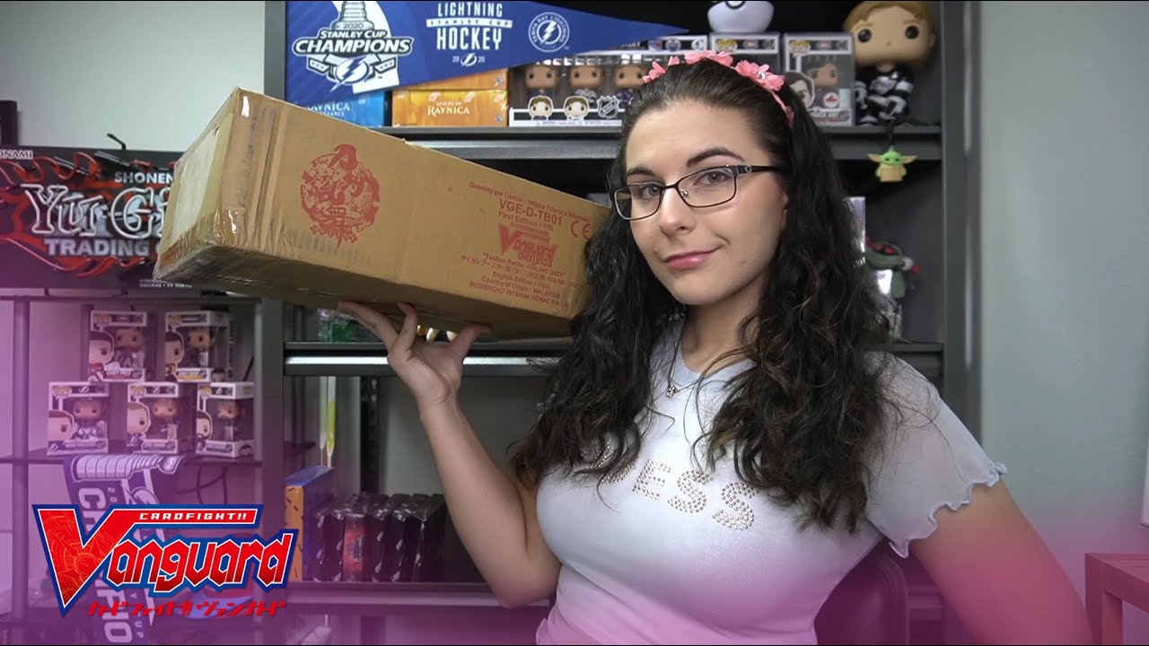 Husbando Swords! Our First Title Booster! | CFV-D TOUKEN RANBU ONLINE 2021 BOOSTER BOX CASE OPENING