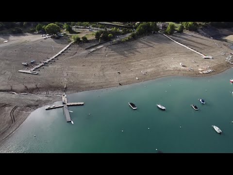 Canicule : les lacs de Serre-Ponçon et de Sainte-Croix à leur plus bas niveau cet été