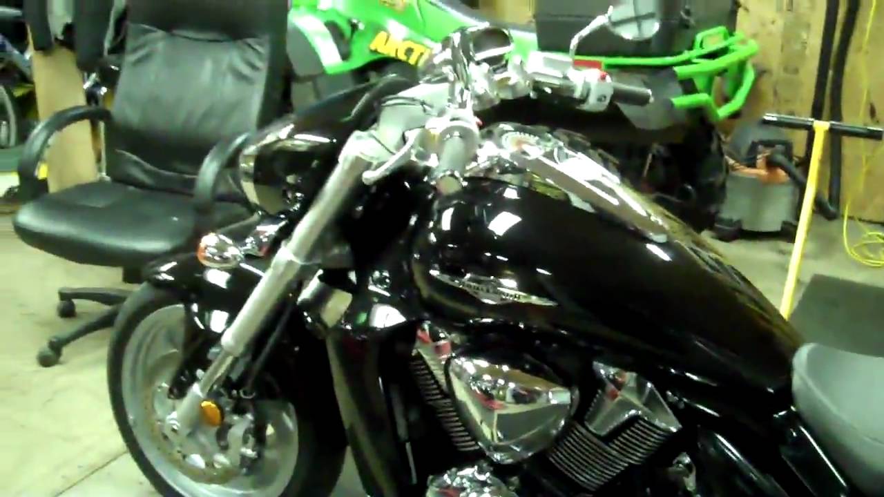 Suzuki M109R Oil Check