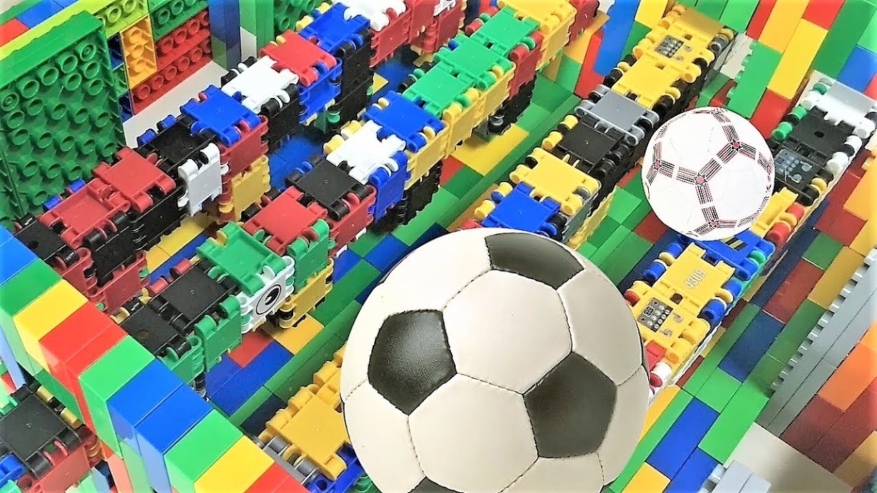 Exciting fun play game video for kids 🎈 Play LEGO table soccer game called LEGO table football