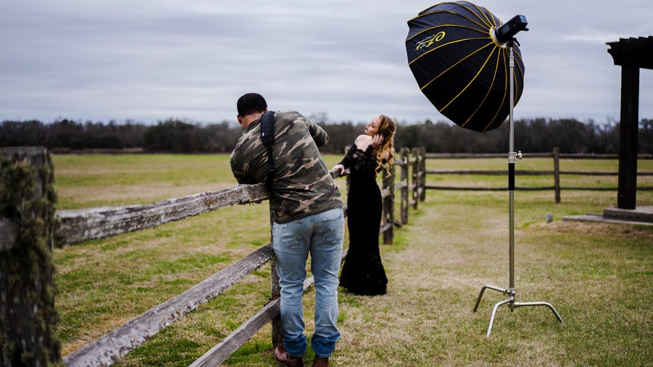 Best Light Modifiers For Outdoor Photography: 42" Glow EZ Lock Beauty