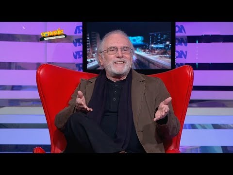 ¿Quién convenció a Roberto Jones de hacer teatro?