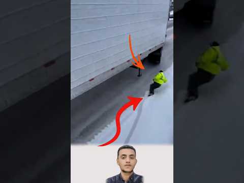 تحت عجلات الشاحنة الجامحة كان الخطر يهدد رجل المرور Trending Shorts Allah 