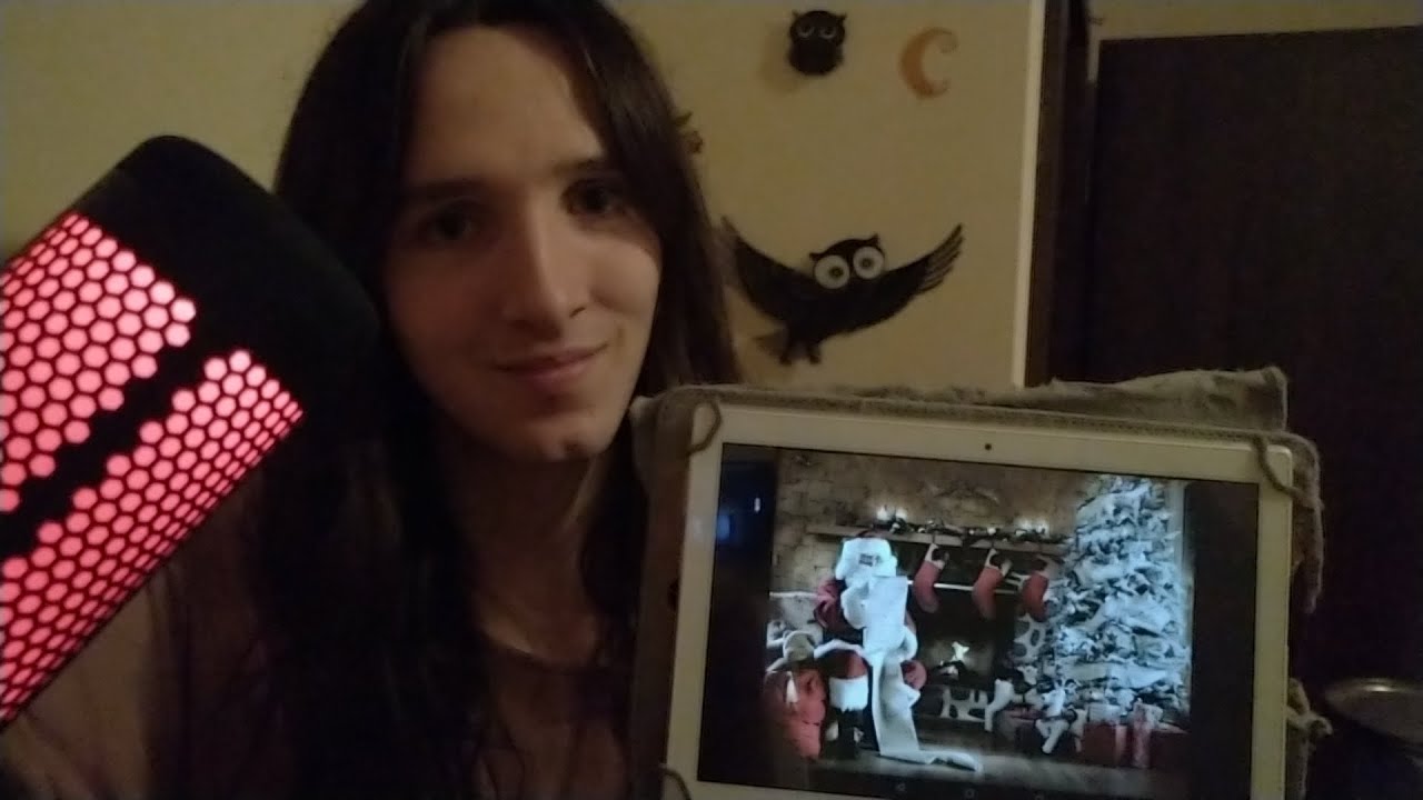 Magyar ASMR, karácsonyi képek nézegetése