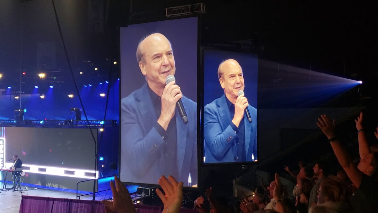 Claudio FREIDZON prays - Light The Fire Again Conference