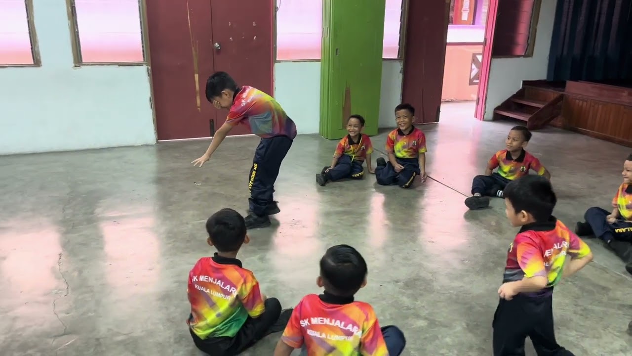 Permainan Nenek Si Bongkok Tiga