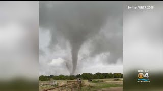 Storm front spawns killer tornadoes in southwest U.S.