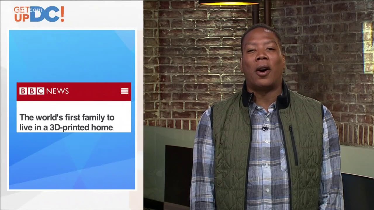 Squirrel steals candy from store in Disney World