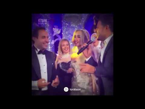 الفنان محمد حماقي يغني ويرقص ف فرح احمد فهمي وهنا الزاهد