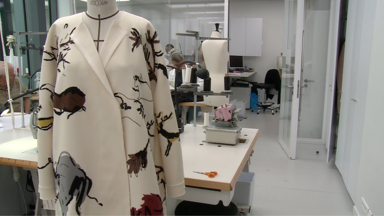 ディオール」アトリエ、ドレスメイキングの裏側に潜入 - YouTube