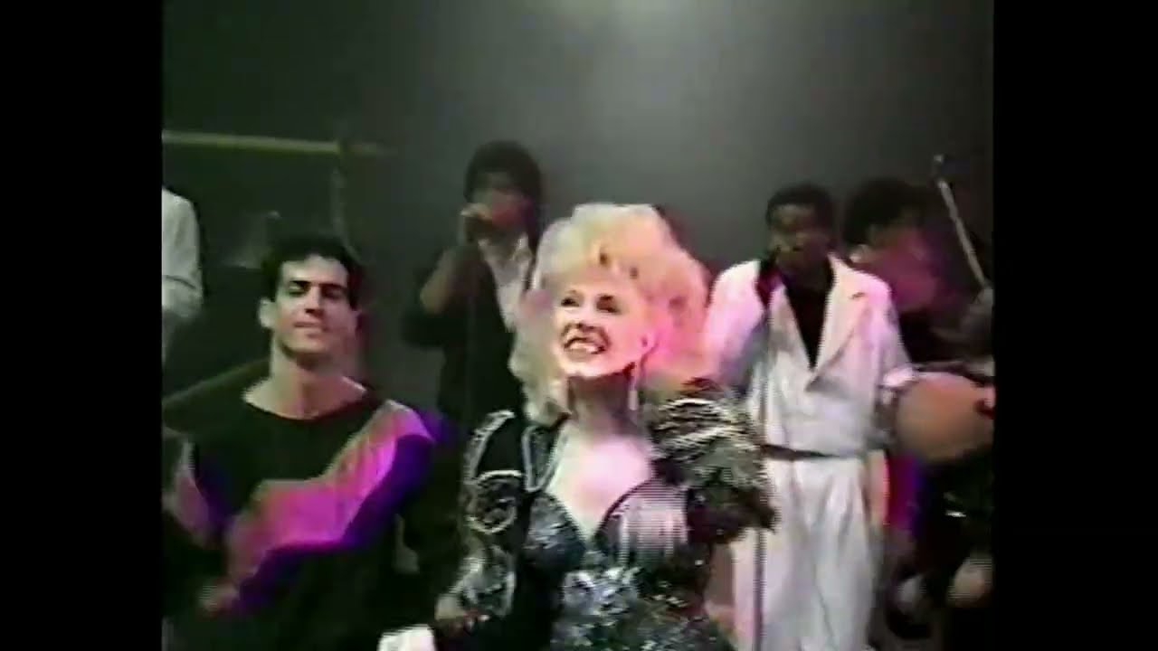 ROSITA FORNÉS * MÁS VIEJO QUE AYER, MÁS JOVEN QUE MAÑANA * ORQ. DAN DEN * QUE TIENE QUE SE MANTIENE