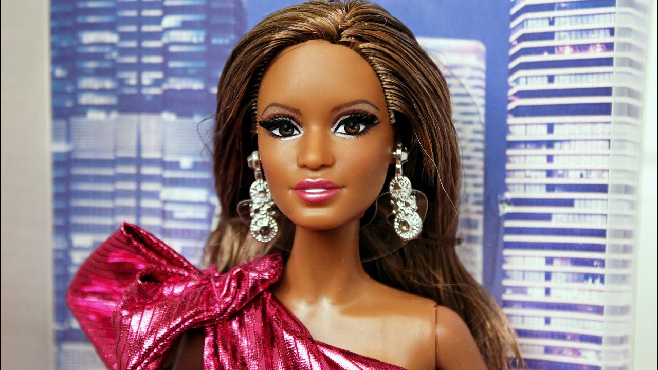 2015 The Barbie Look City Shine Pink Dress Barbie Doll Review