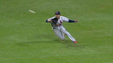 STL@CIN: Jay makes sliding catch in center field