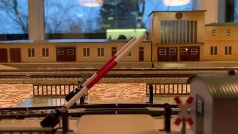 Analog Märklin: Episode 06 - More Running on a Temporary Layout