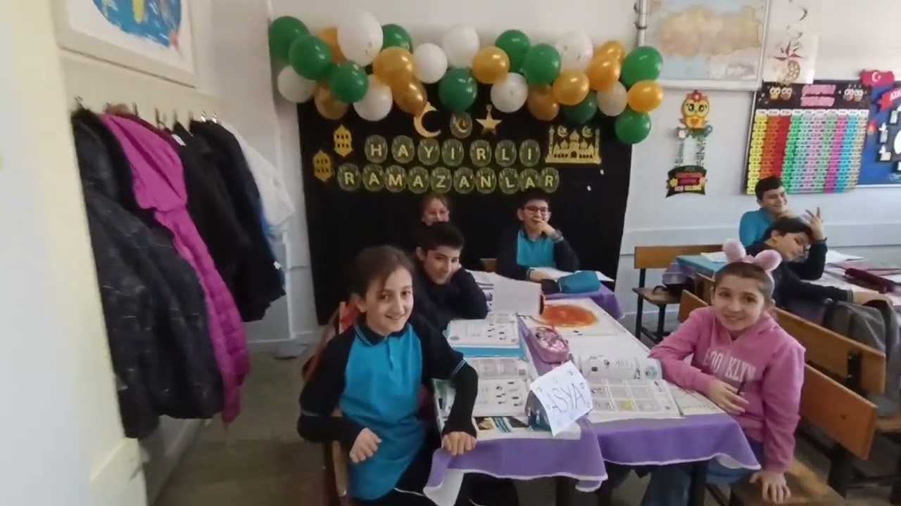 Ramazan Davulcusu: Göz aydın hepimize Mübarek günler bize On bir ayın sultanı Hoş geldin okulumuza