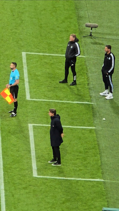 THOMAS FRANK CAM: The Spurs Boss on the Sidelines: Newcastle v Tottenham: Carabao Cup