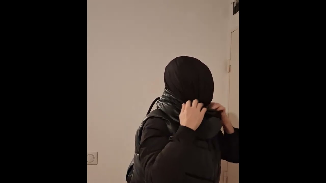 I tried to speak with dooble hood on my face