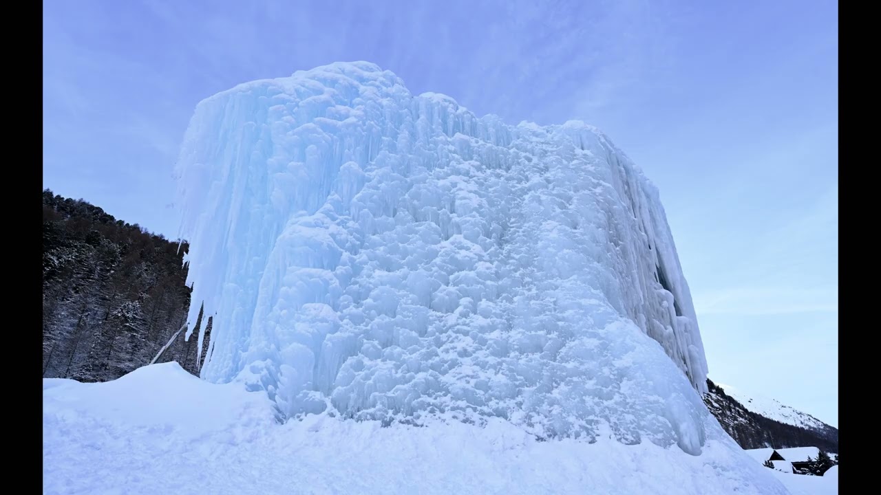Originale œuvre de glace