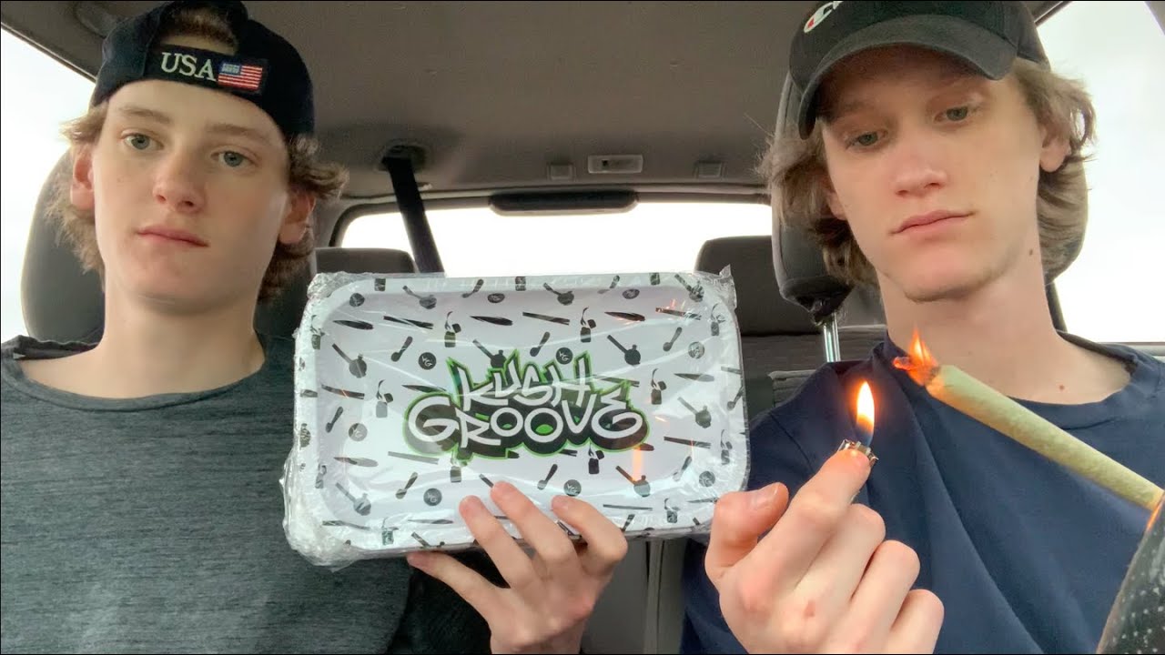 Massive Rolling Tray Giveaway || Quarter Ounce Joint Hotbox