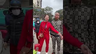 Vợ Chồng Phú Lê Ra Chợ Cập Nhật Giá Cả Đào Chile Dịp Tết