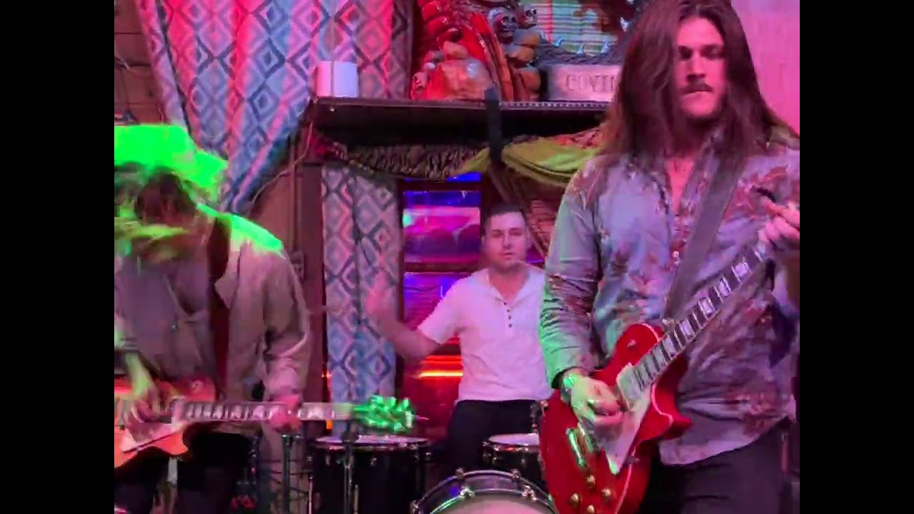 Ambiverse - Say You Hate Me/Porcelain (Live) @ Powerhouse