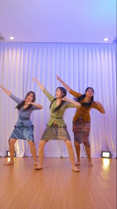 3 cewe gila joget Mixue!