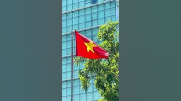 Cùng bắt trend tự hào lá cờ tổ quốc tung bay ở UIT nha 🇻🇳 #Vietnam #pride #flag #vn