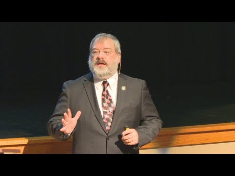 MCC sociology professor, John Reeves, receives 2023 Humanities Teacher of the Year Award