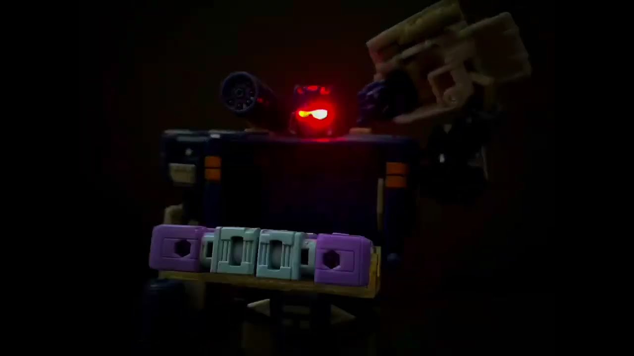 Rumble Activate Piledrivers! Soundwave and Rumble Stop Motion Short. 