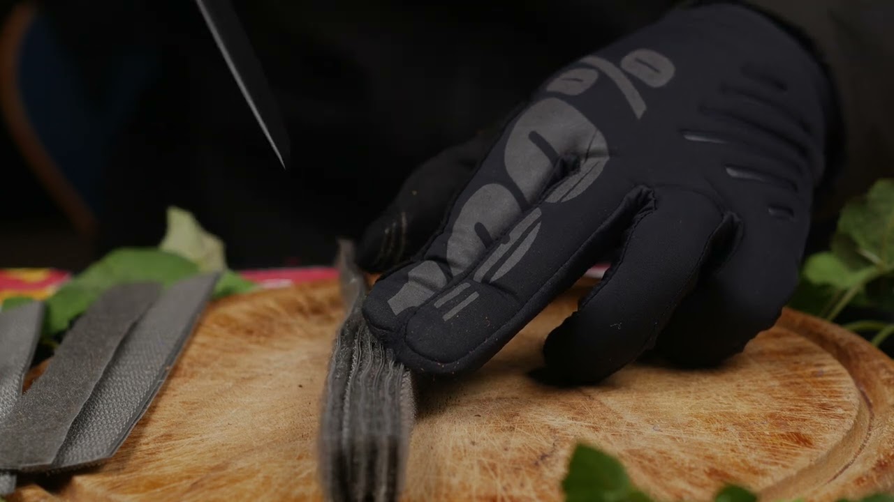 SATISFYING GREY STRIPE BLOCKS CUT IN BETWEEN