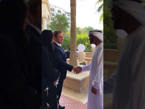 حفيد جورج بوش الذي قتل الاف المسلمين يتزوج من امارتية