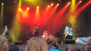 Wavves - Beat Me Up (Bestival, Toronto, 2015)