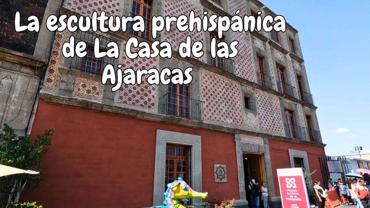 El monolito prehispánico más grande en la Casa de las Ajaracas. Museo Archivo de la Fotografía