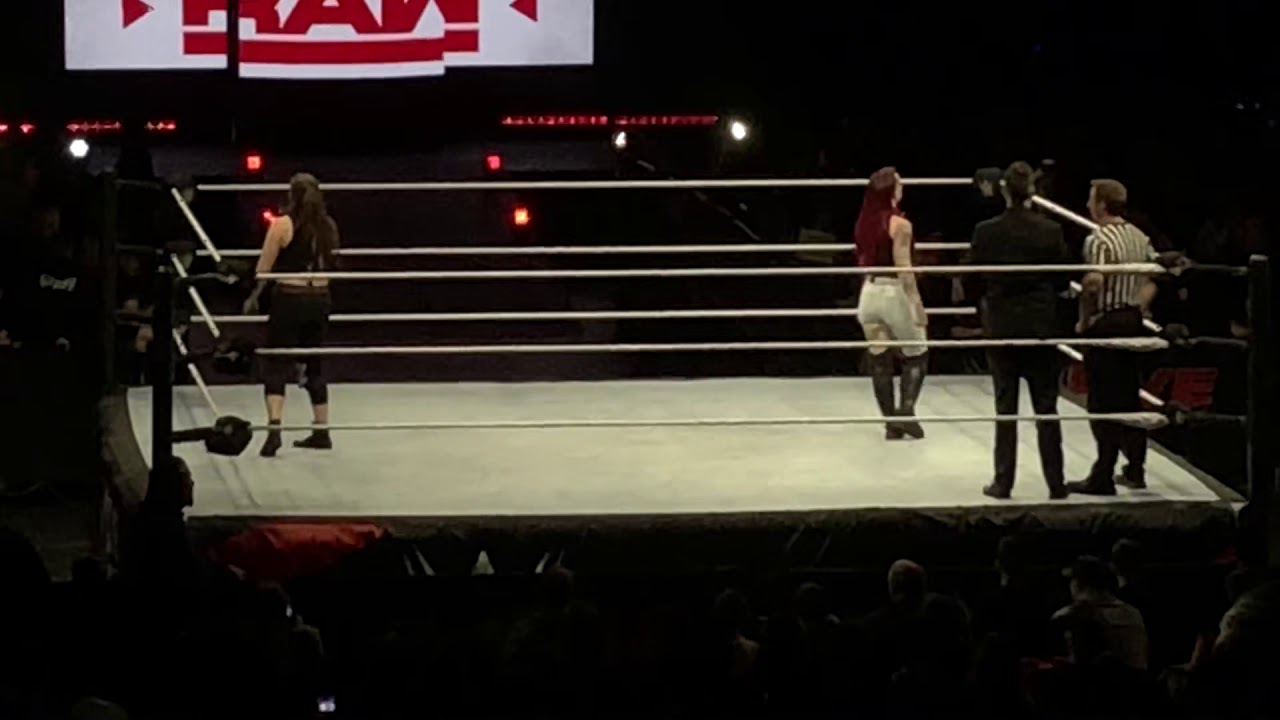 Sasha Banks Bayley vs Riott Squad WWE Utica 03/23/2019 - YouTube