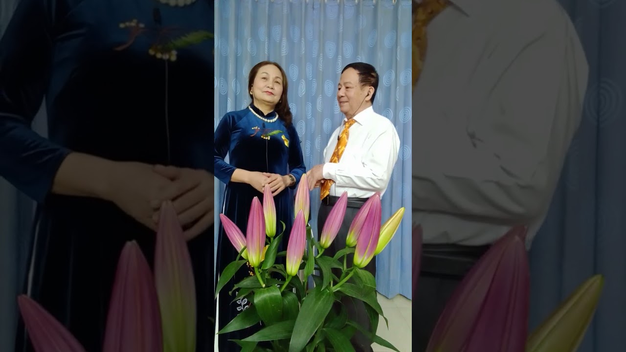 Tình Ca Mùa Xuân do Ngọc Chí và Phạm Hồng thể hiện