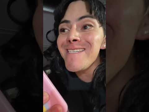 Nayeli es buscada por su ex novio el pescado y no sabe qué hacer