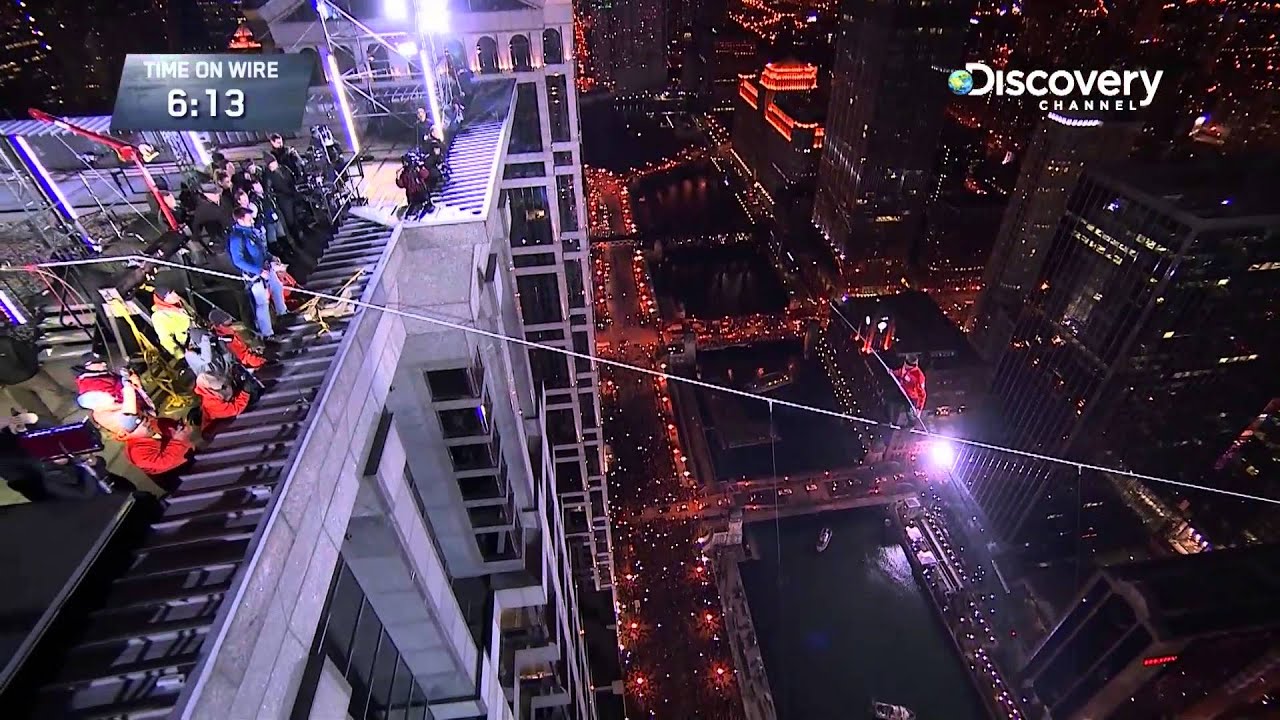 2分からの綱渡り映像がマジヤバい シカゴ高層ビル綱渡り ギネス世界記録達成ハイライト映像 Youtube
