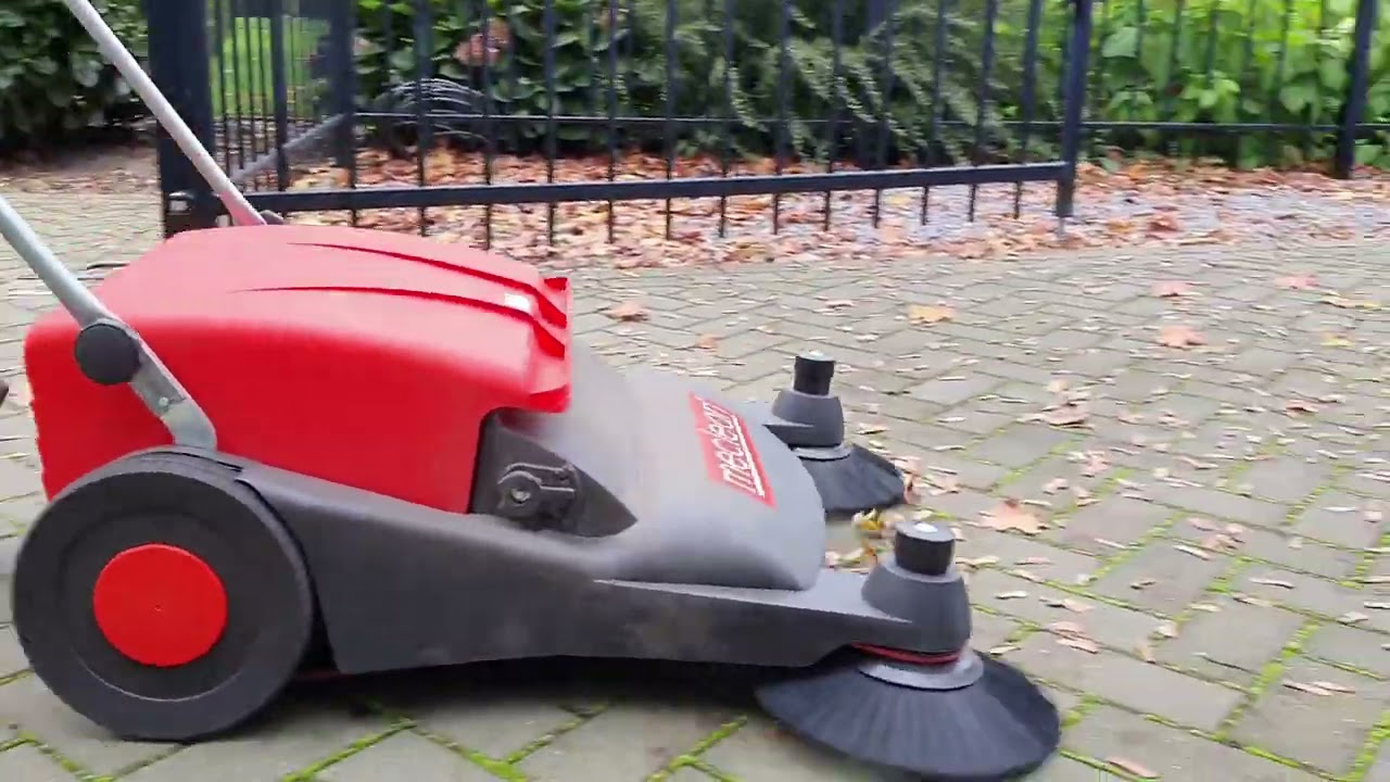 MECLEAN Buster 800TRS veegmachine (DERKS Tuinmachines)