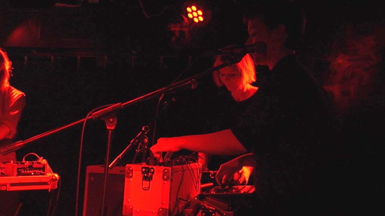 KVINDEBANDET LIVE - " Feel alive"