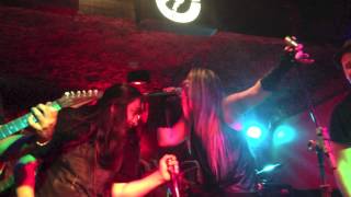 Watch Vandroya Change The Tide video