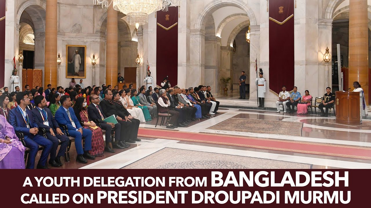 a-youth-delegation-from-bangladesh-called-on-president-droupadi-murmu