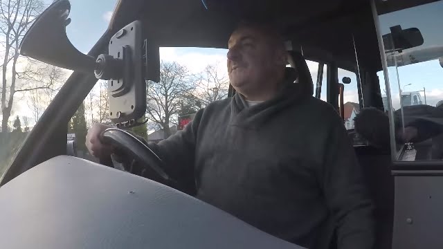 The Edinburgh Singing Taxi Driver [DEADLINE NEWS]