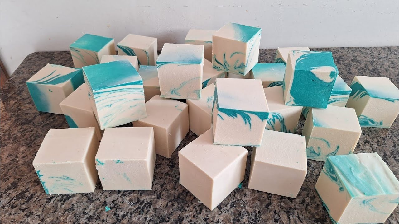 Como fazer sabão caseiro potente com óleo usado e farinha de trigo!