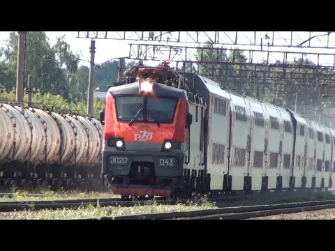 Электровоз ЭП20-043 с