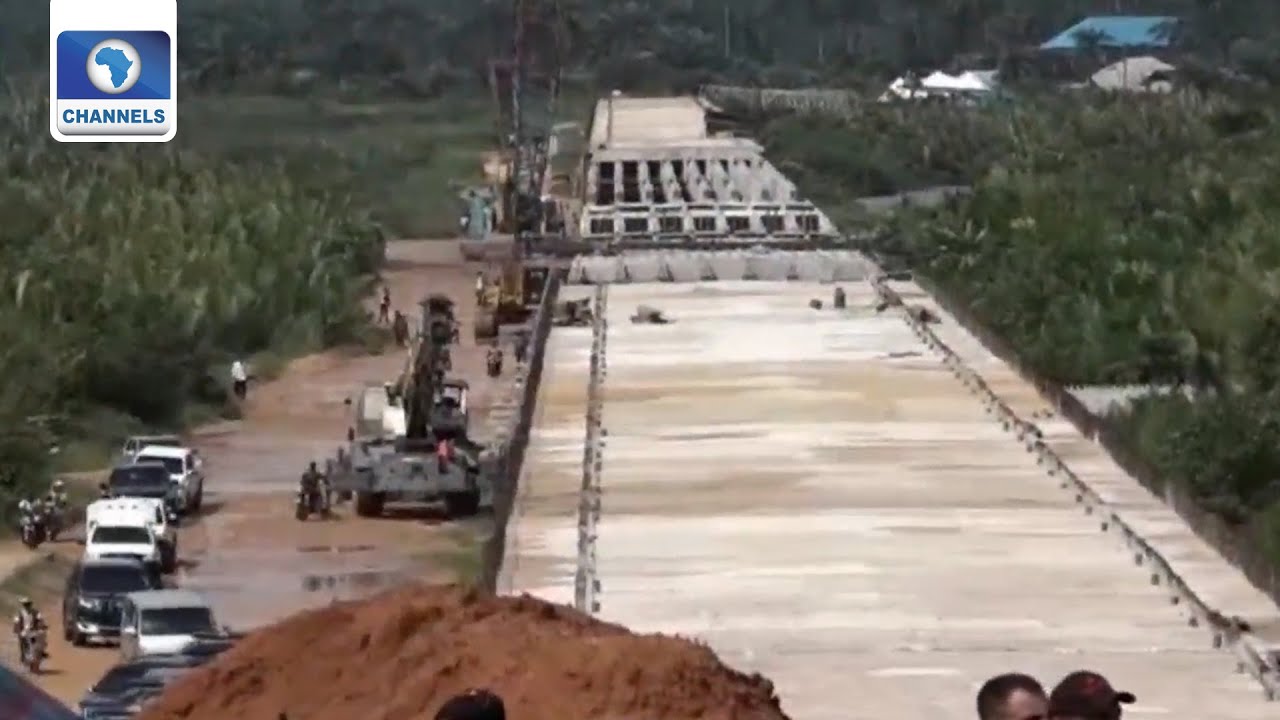 Gov Emmanuel Inspects Etebi-Enwang Bridge In Akwa Ibom
